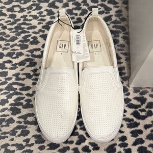 GAP NWT - Women's White Slip-On Shoes